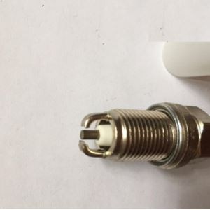 Centrum elektródy zapaľovacej sviečke